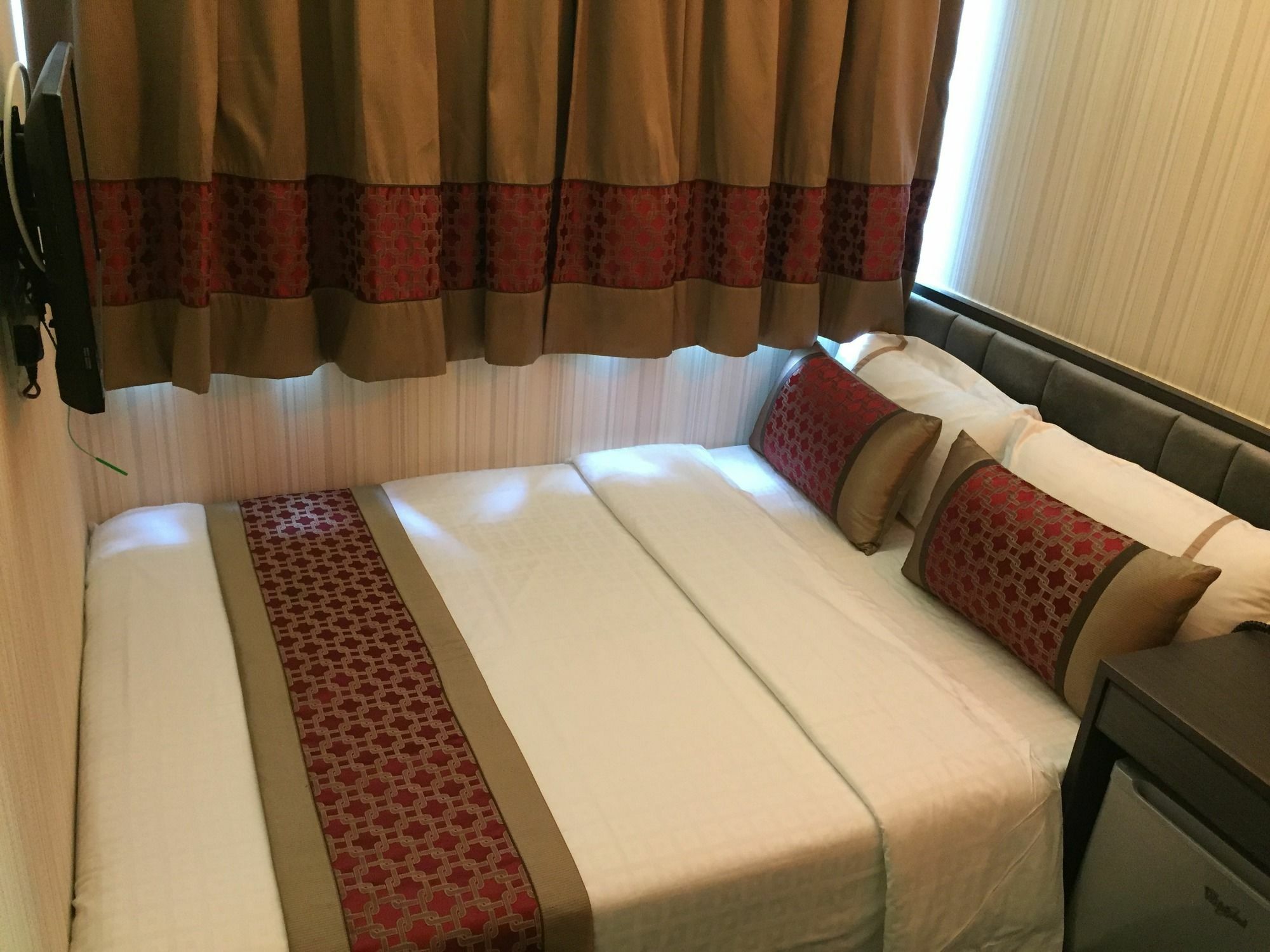 Seasons Hotel Hong Kong Dış mekan fotoğraf