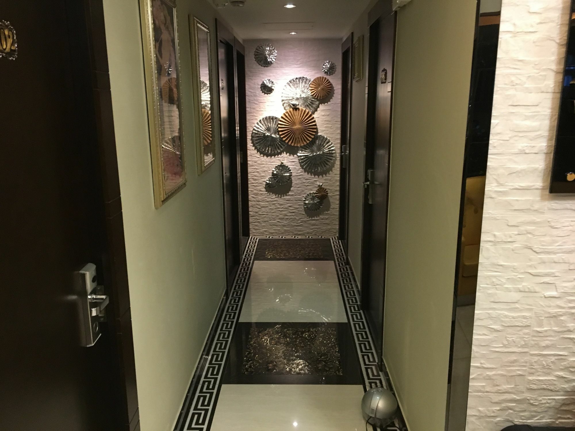 Seasons Hotel Hong Kong Dış mekan fotoğraf