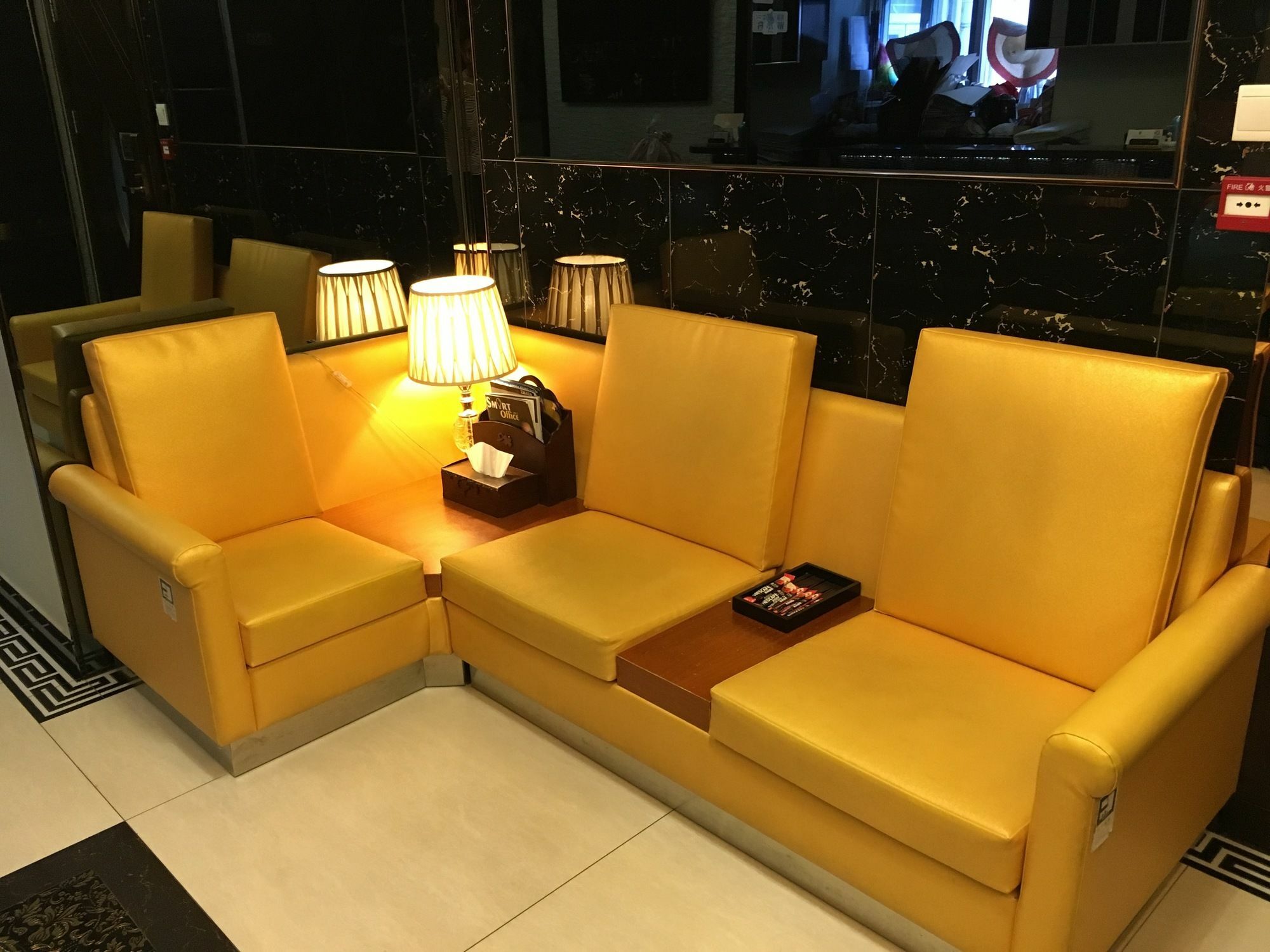 Seasons Hotel Hong Kong Dış mekan fotoğraf